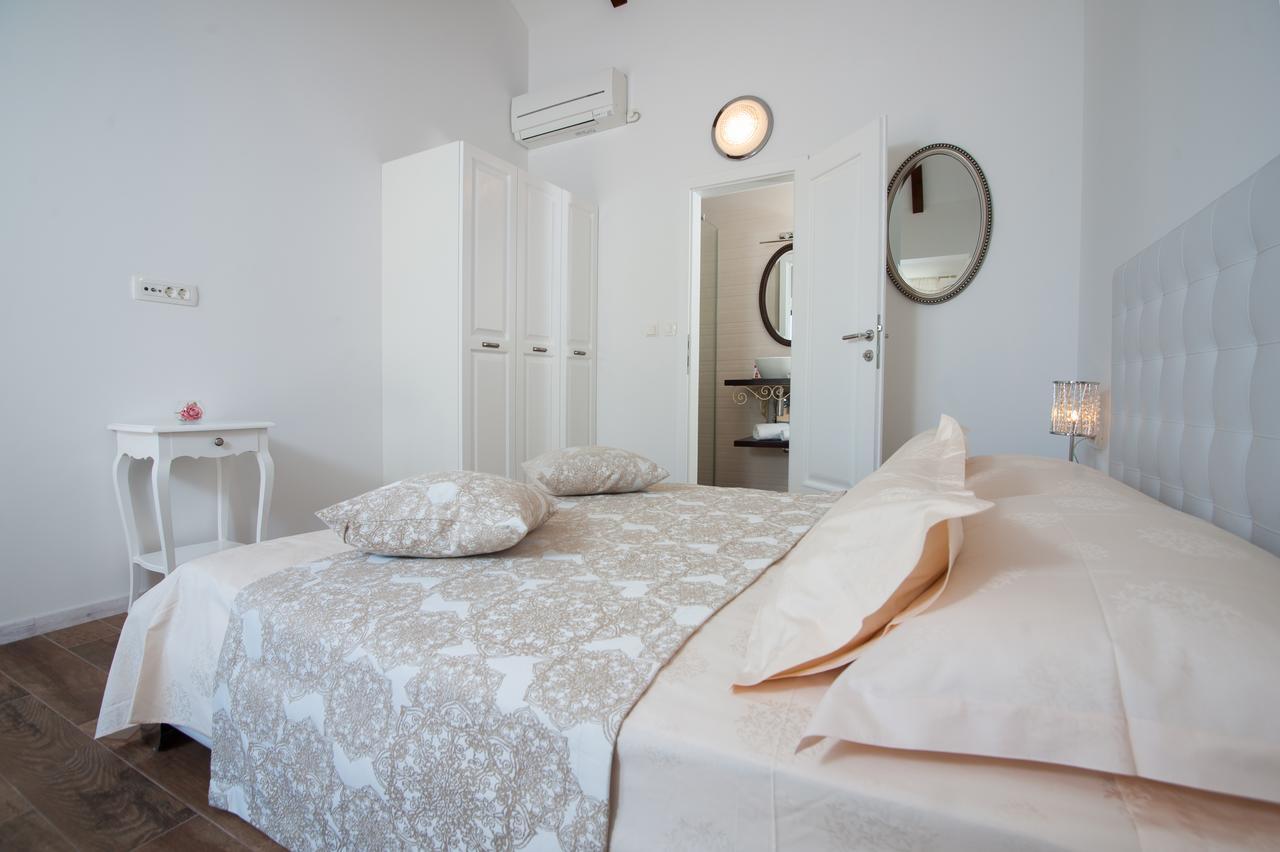 Luxury Villa Kate - In Lucice Bay With Turquoise Sea, Amazing Seaviews, And Heated Pool ミルナ エクステリア 写真