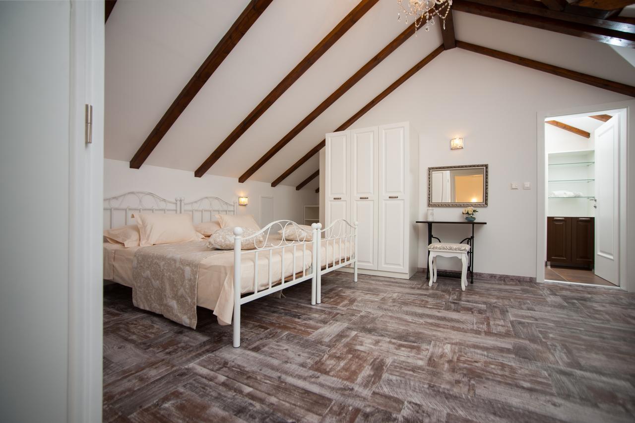 Luxury Villa Kate - In Lucice Bay With Turquoise Sea, Amazing Seaviews, And Heated Pool ミルナ エクステリア 写真