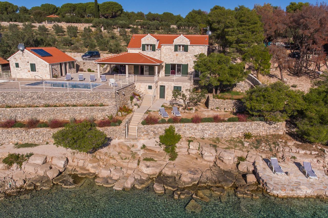Luxury Villa Kate - In Lucice Bay With Turquoise Sea, Amazing Seaviews, And Heated Pool ミルナ エクステリア 写真