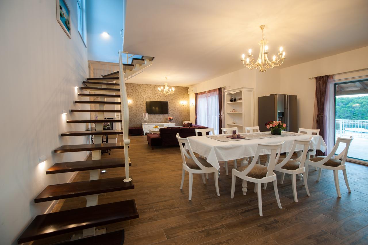 Luxury Villa Kate - In Lucice Bay With Turquoise Sea, Amazing Seaviews, And Heated Pool ミルナ エクステリア 写真