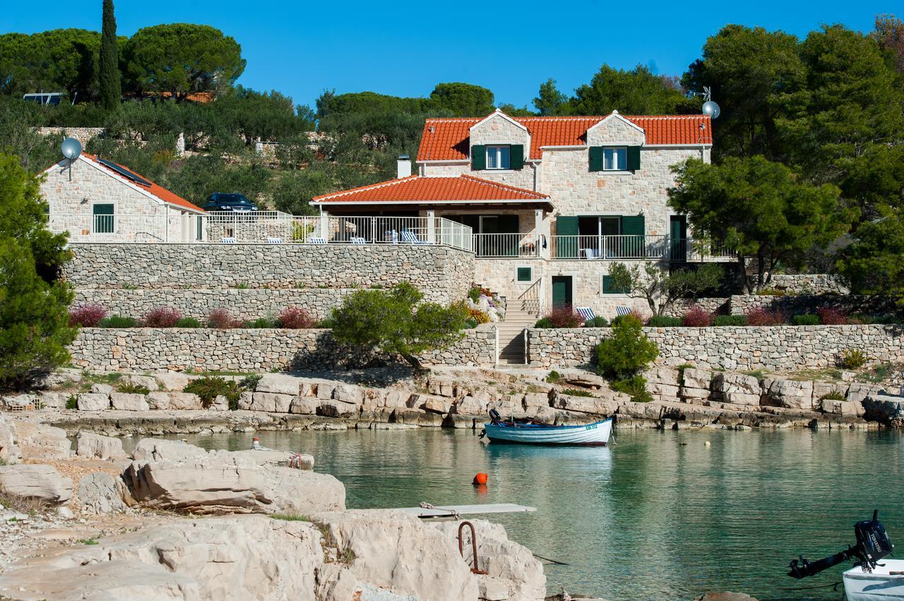 Luxury Villa Kate - In Lucice Bay With Turquoise Sea, Amazing Seaviews, And Heated Pool ミルナ エクステリア 写真