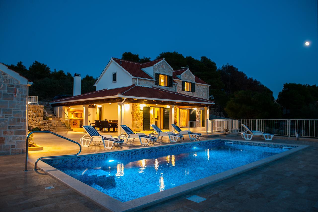Luxury Villa Kate - In Lucice Bay With Turquoise Sea, Amazing Seaviews, And Heated Pool ミルナ エクステリア 写真