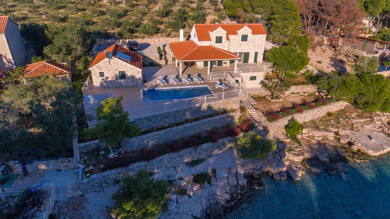 Luxury Villa Kate - In Lucice Bay With Turquoise Sea, Amazing Seaviews, And Heated Pool ミルナ エクステリア 写真