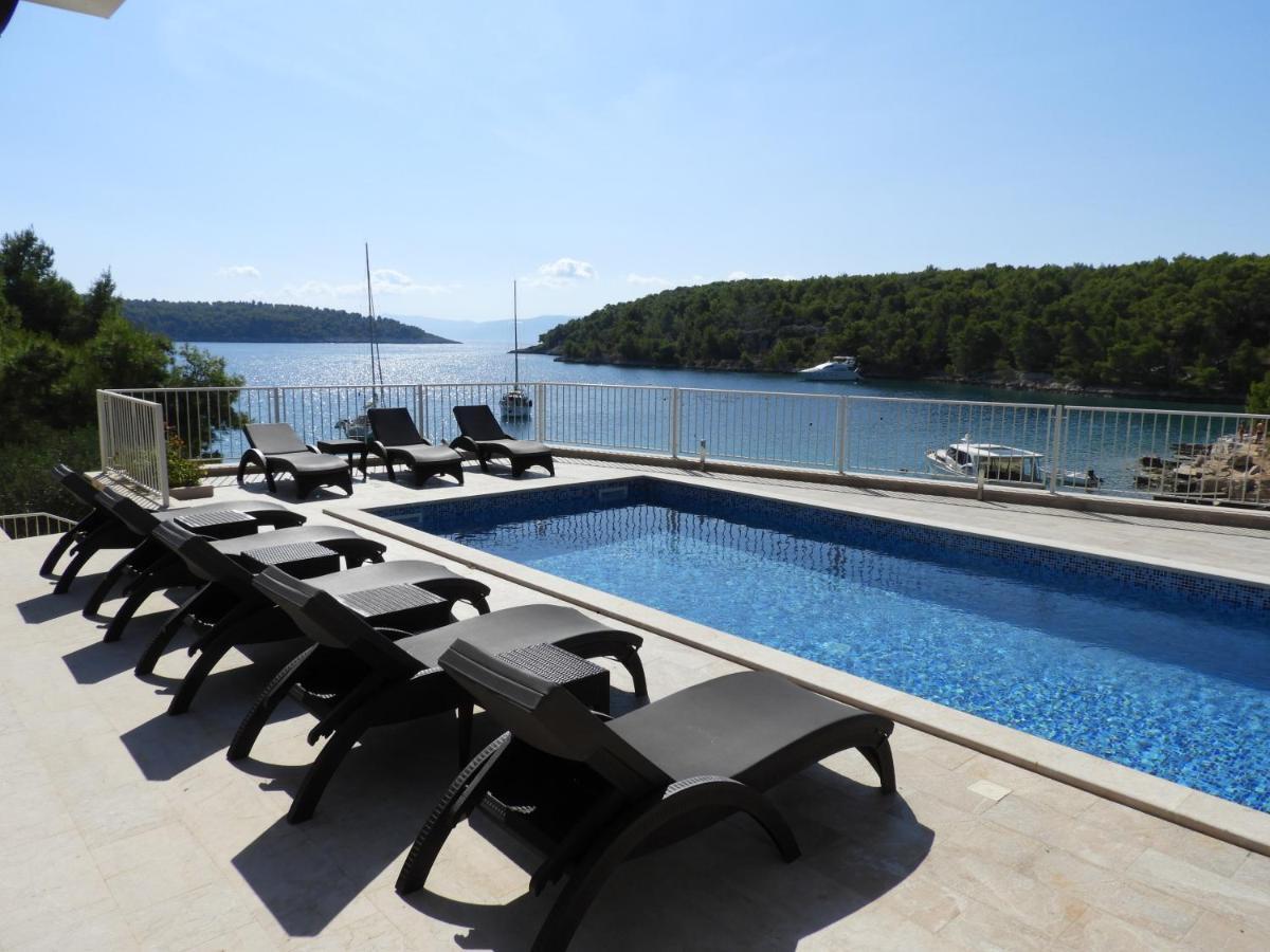 Luxury Villa Kate - In Lucice Bay With Turquoise Sea, Amazing Seaviews, And Heated Pool ミルナ エクステリア 写真