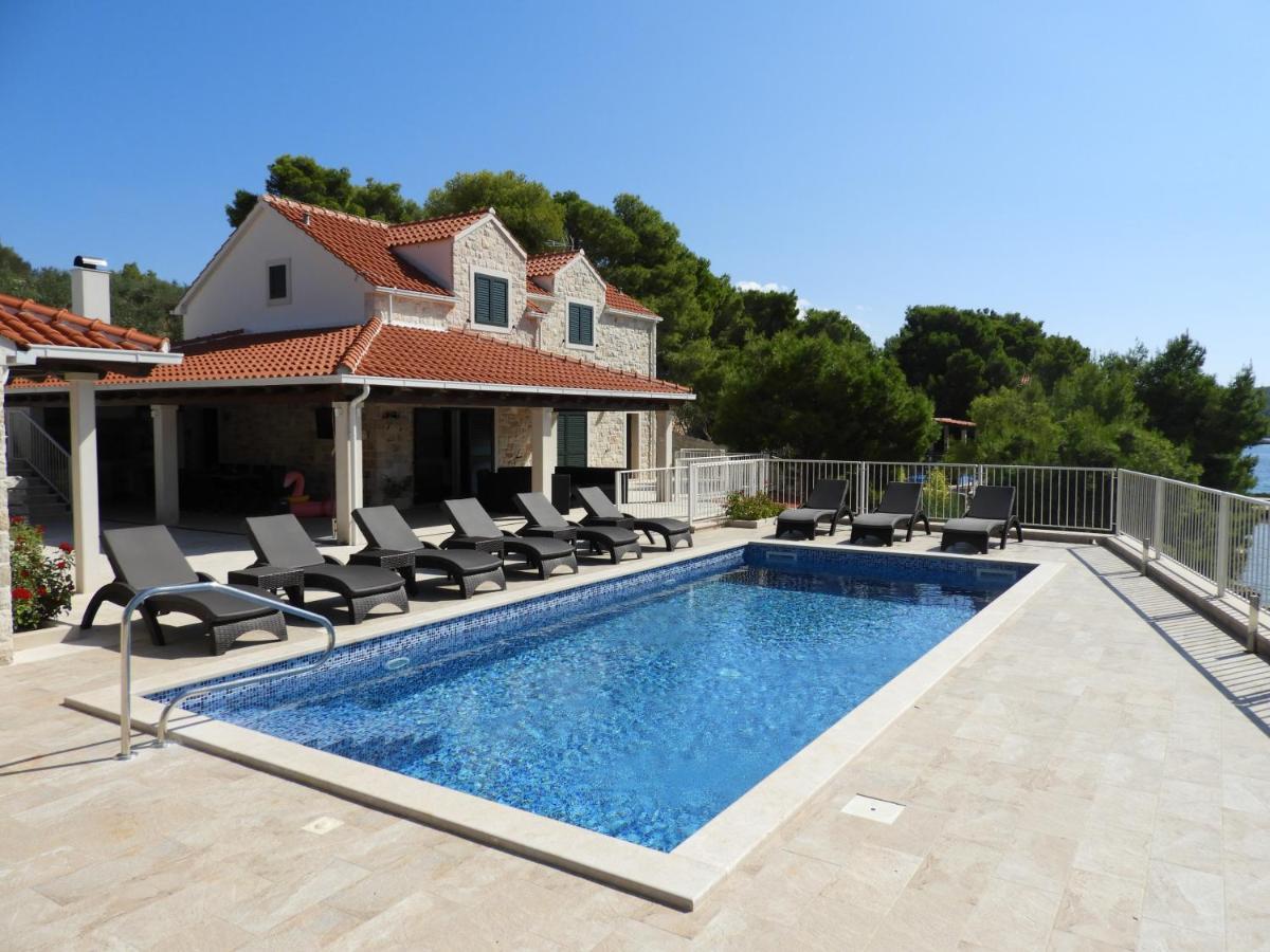 Luxury Villa Kate - In Lucice Bay With Turquoise Sea, Amazing Seaviews, And Heated Pool ミルナ エクステリア 写真